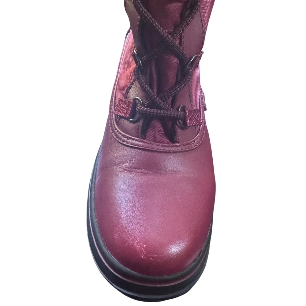 Coach Sage Snow Red Burgundy Nylon Leather Lace Up Mild Calf Winter Boots Size 7